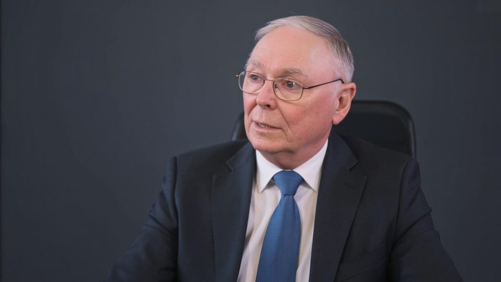 Charlie Munger Lost His Son, His Marriage, and an Eye: 5 Rules for Surviving What Breaks Most People